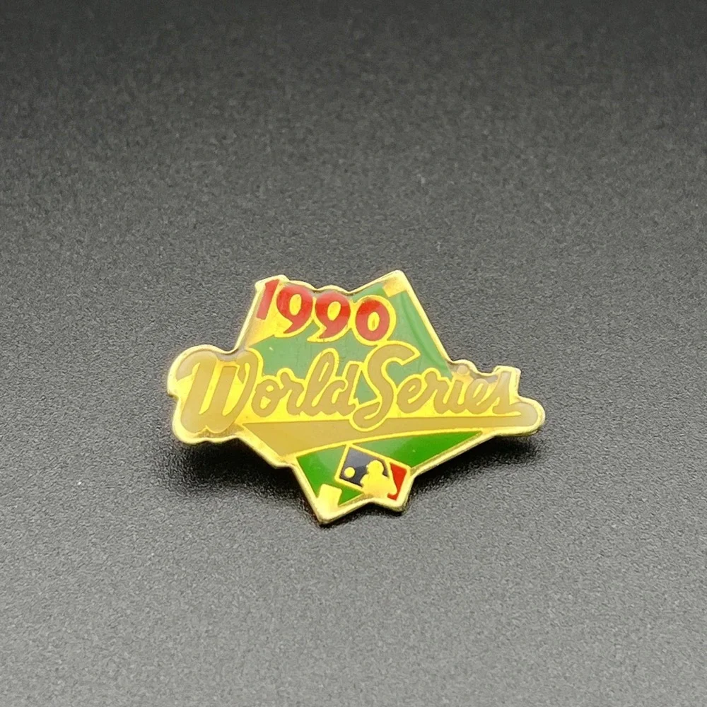 Vintage 1990 World Series Baseball MLB Peter David‎ Lapel Hat Pin